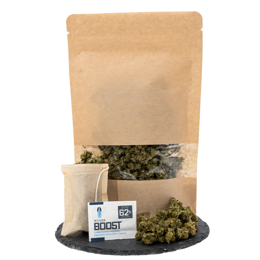 gras-CBD-birthday-cake_-3-set_web gras-CBD-birthday-cake_#3-set_web